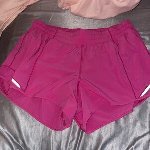 Lululemon Hotty Hot Low-Rise Lined Short 4”